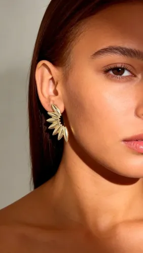 Brincos Ear Cuff Aurora banhado a ouro R$25,00