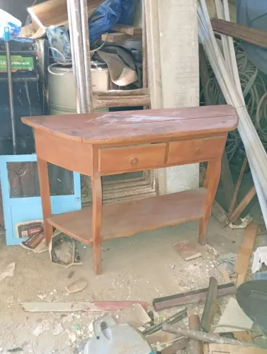 Mesinha retrô de canto com gavetas, Ótima decoração por apenas um precinho