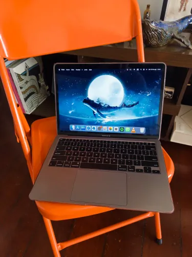 MacBook Air 2020 + Magic Keyboard/Mouse 8GB/1TB
