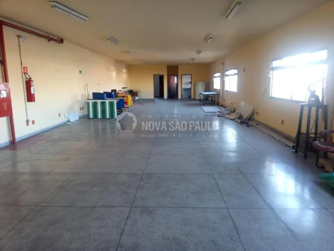 Prédio à Venda em Conceição, Diadema - SP