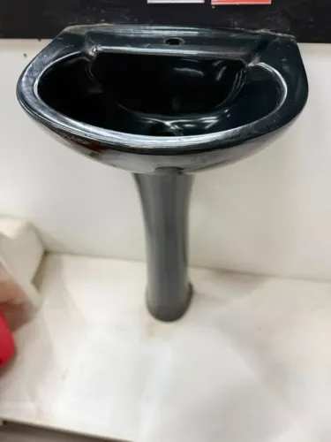 Lavatório com coluna preto 