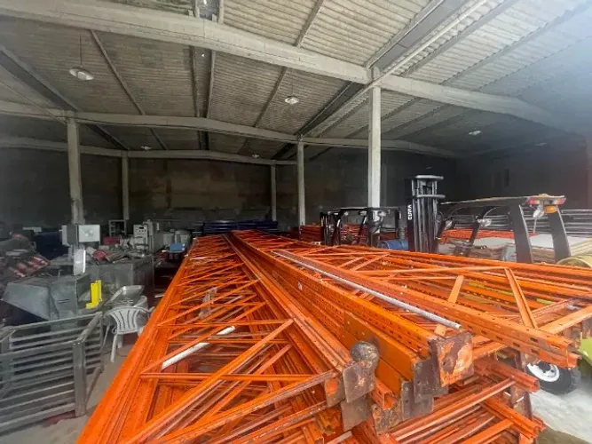Porta-pallet 10 m ? 110 racks + 1.100 longarinas