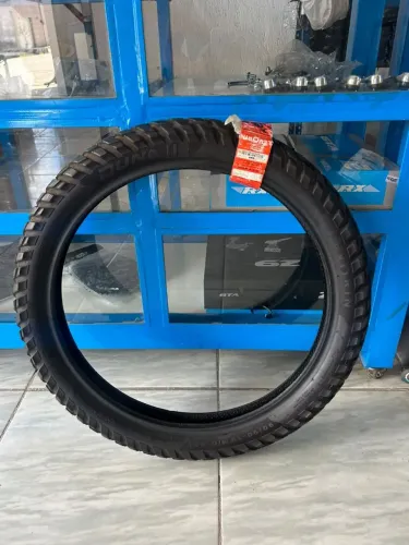 Pneu dianteiro sem câmara Levorin para Bros 160 
