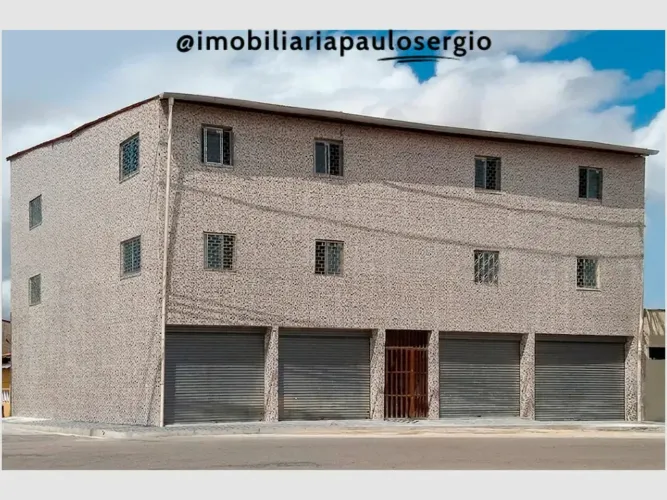 PRÉDIO À VENDA Residencial e Comercial 4 Aptos e 4 Lojas
