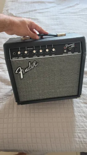 Amplificador fender frontman 15g