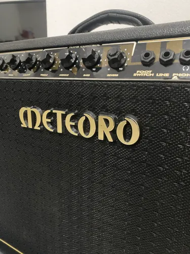 Amplificador de Guitarra - Meteoro Nitrous 100G 2 Falantes - Bivolt (110-220v)
