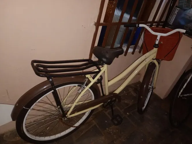 Bike Aro 26 com cestinha e garupa