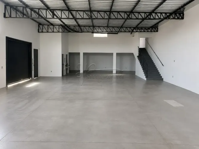 Galpão comercial de 246m² com mezanino para locação - Lagoa dos Cavalos I