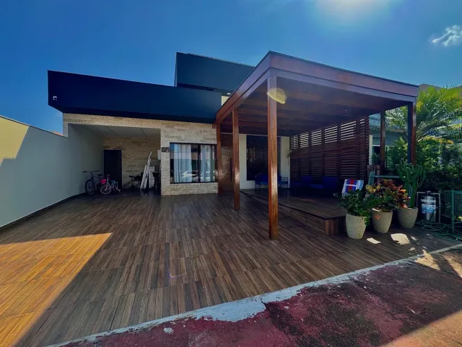 Vendo lindo casa térrea toda reformada 3 suítes e piscina no cidade jardim