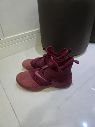 Tenis Nike LeBron Soldier XII (12)