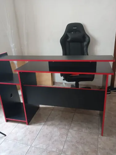 Mesa e cadeira gamer