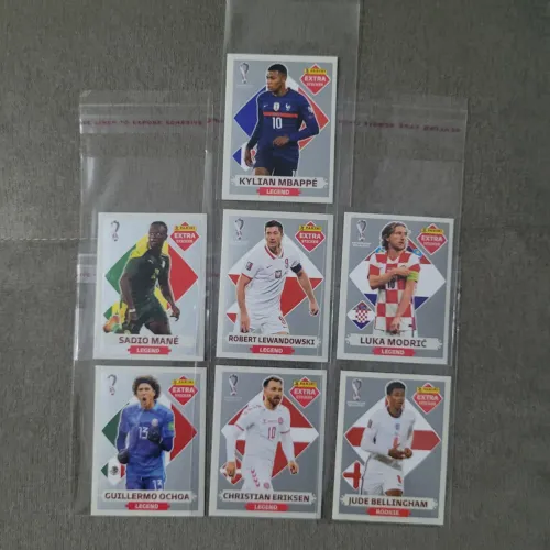 Legend 2022 lote com 7 figurinhas