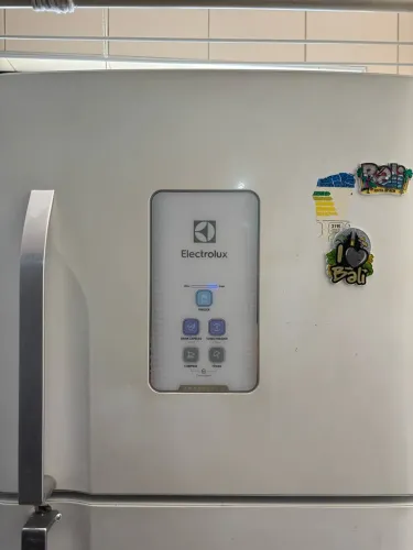 Vendo Geladeira Electrolux