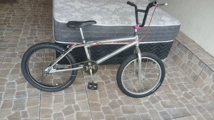 Bicicleta aro 14 cromada 