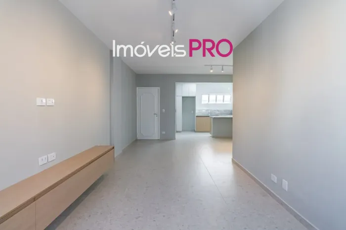 APARTAMENTO TOTALMENTE REFORMADO NO ITAIM