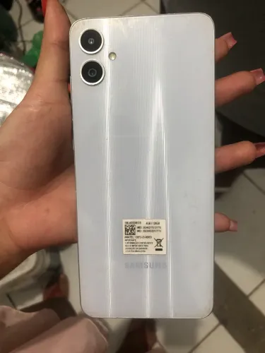 Vendo celular Samsung A05 funcionando bem