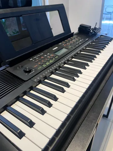 TECLADO YAMAHA PSRE283