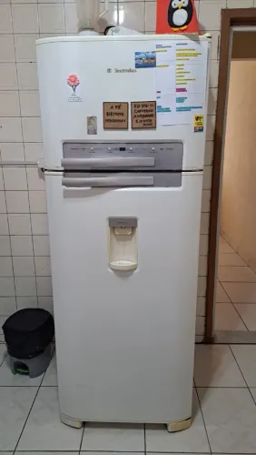 Geladeira Electrolux, em bom estado! Motivo da venda; mudança.