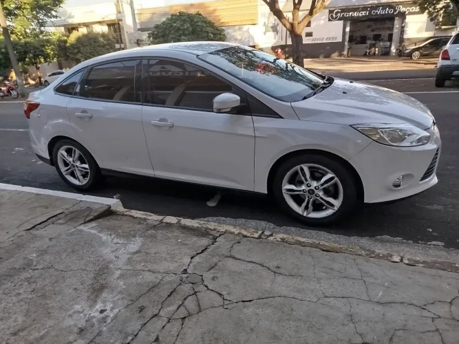 Ford Focus Sedan 2.0 16v/2.0 16V Flex 4P Aut. 2015
