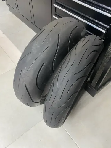 Par Pneu Michelin 190/55r17 e 120/70r17 Moto Esportiva