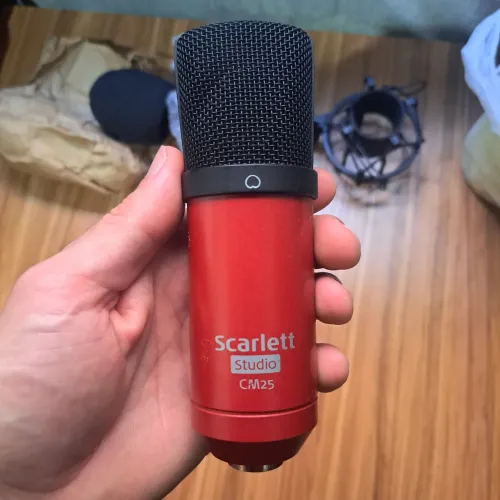 Microfone Condensador CM25 Scarlett Vermelho