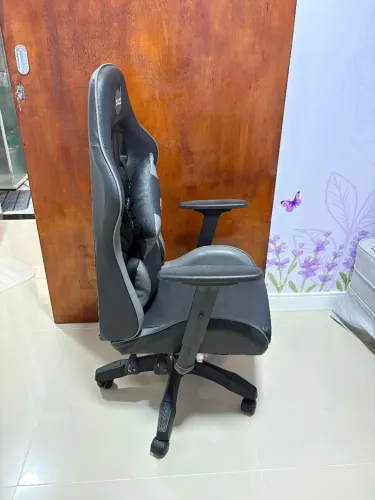 Cadeira Dazz para PC com Encosto Ajustável e Altura Regulável