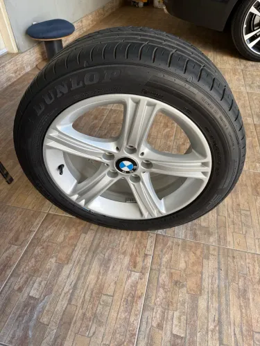 Roda AVULSA BMW aro 17 + pneu Dunlop 225 50 90%