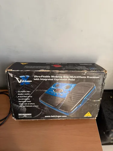 Pedaleira Beringuer V-Amp X