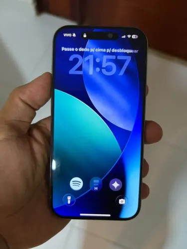 iPhone 15 pro 128gb. sem marcas de uso