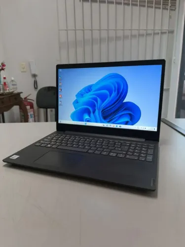 Notebook Lenovo novíssimo com nvme