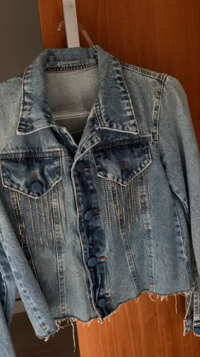 Jaqueta jeans personalizada com strass