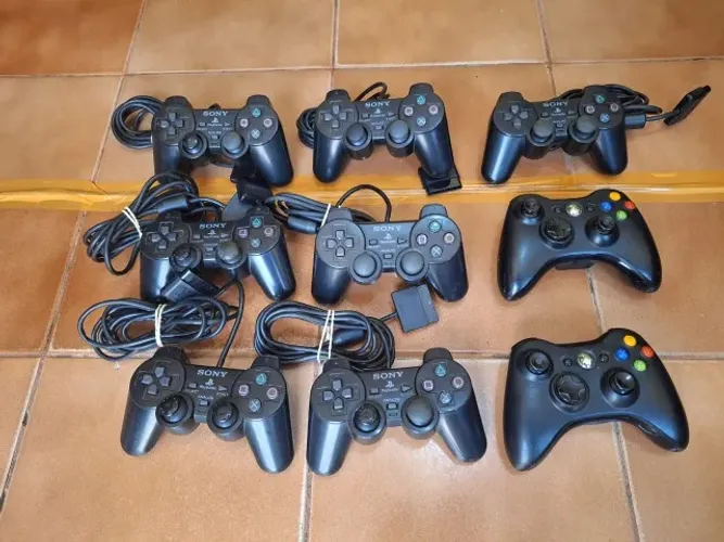 Lote de controles originais Playstation 2 e xbox 360 para manutenção