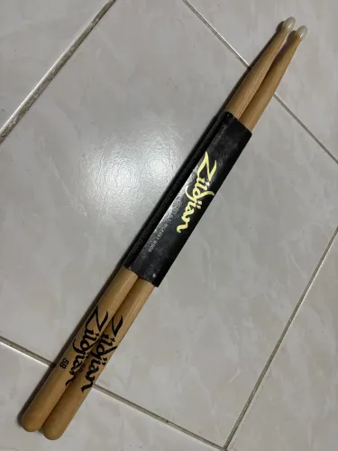 Baqueta 5B nylon Zildjian Hickory unidade