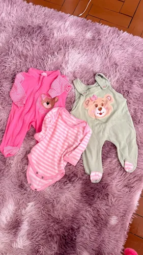 Conjunto body e macacão 0-3 meses