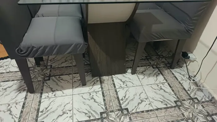 Mesa vendendo 