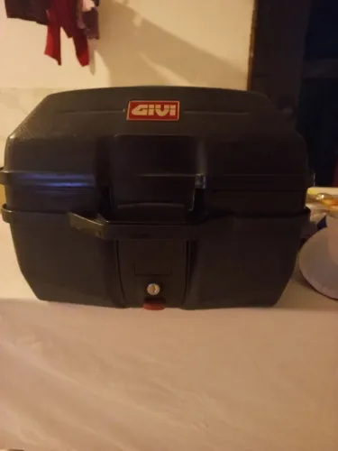 Baú givi