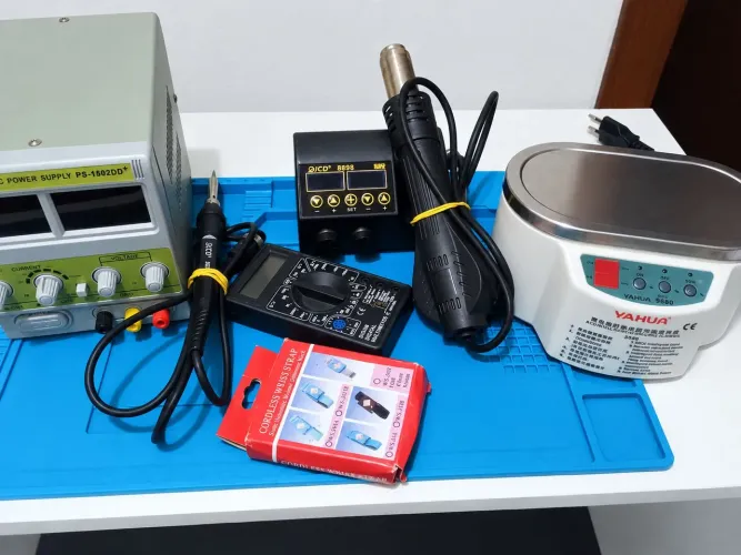 Vende-se kit de reparos para celulares