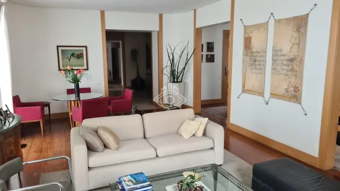 Apartamento de Alto Padrão à Venda na Rua da Consolação, SP