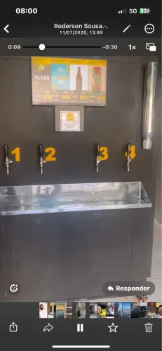 Câmara fria com 4 bicos de chopp