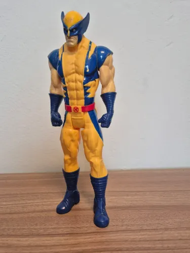 Boneco Original Hasbro Wolverine, 30cm, sem caixa original  (usado).