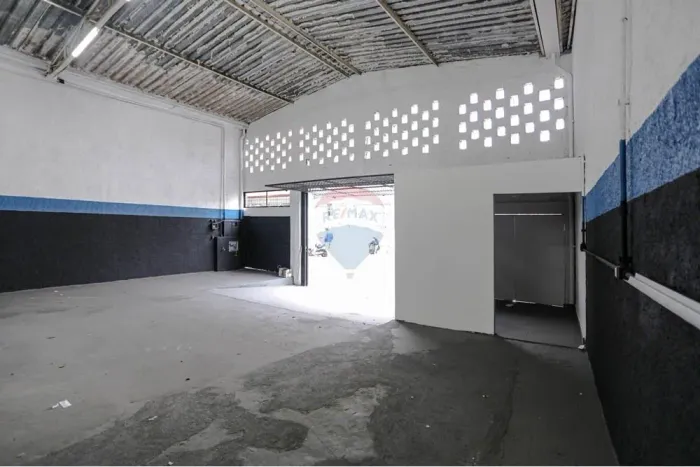 Galpão comercial para locação com área total de 250 m2 no centro de Mogi das Cruzes