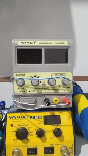 Fonte bancada assimétrica Yaxun PS-1502DD+
