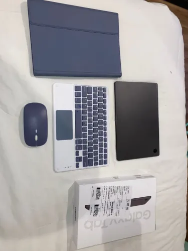 tablet galaxy a8 10.5 x20064g 4gb wi-fi com capinha, mouse e teclado