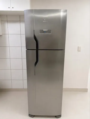Geladeira Frost Free Eletrolux 371L