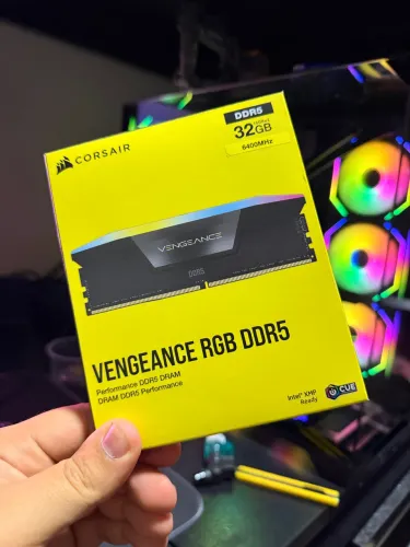 Kit Corsair Vengeance DDR5 32GB (2x16GB) 6400MHz CL36 RGB