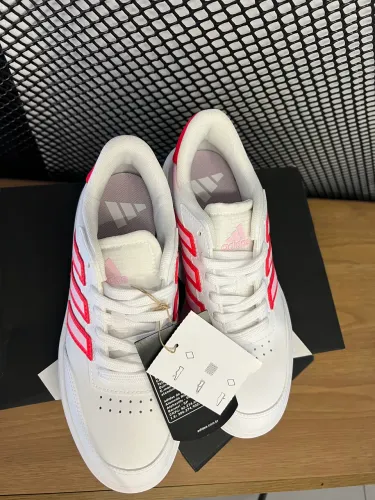 Tênis Adidas Courtblock Feminino