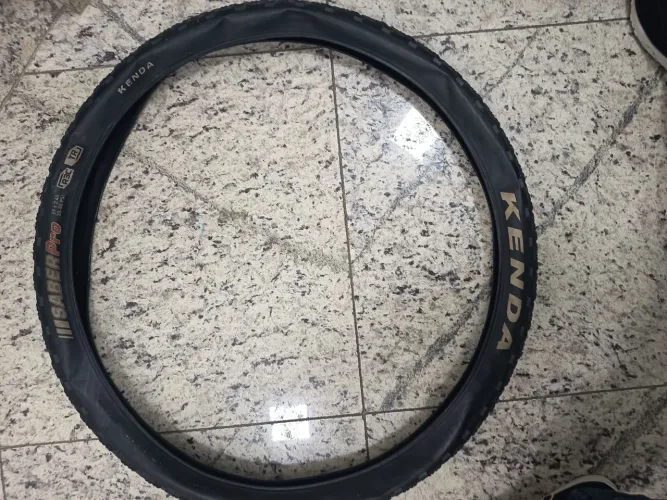 Par Kenda Saber pro aro 29