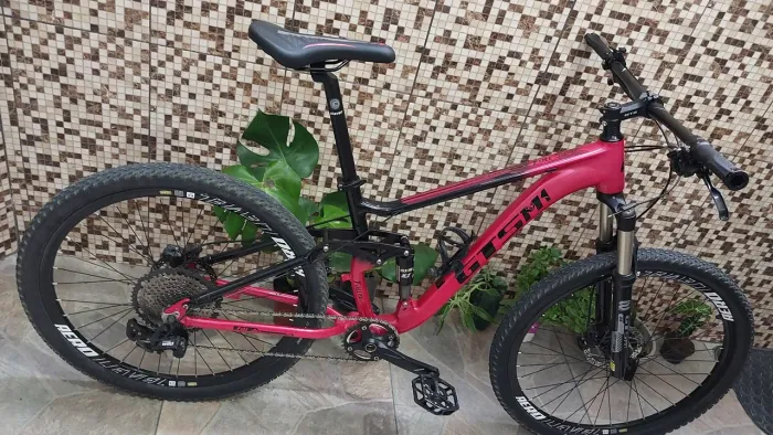Bike aro 27.5 Full Gts nova pouco usada