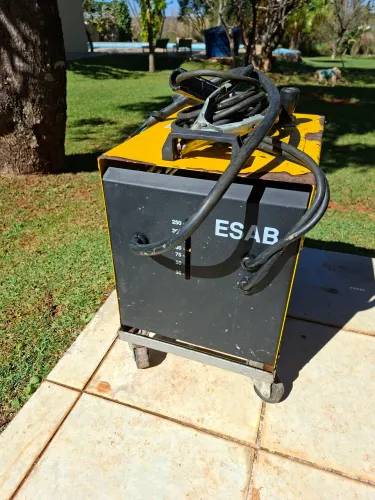 Máquina de solda ESAB