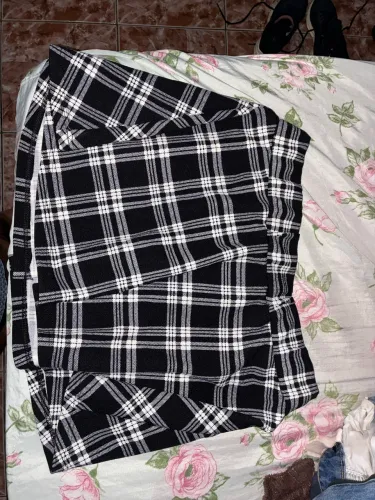 saia xadrez preto e branco
